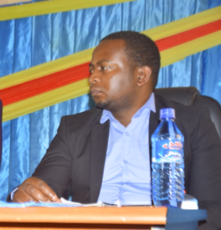 Lubero : L’administrateur de territoire ordonne la suppression des toutes les barrières des faux attributaires sur l’axe Butembo-Mangourédjipa.