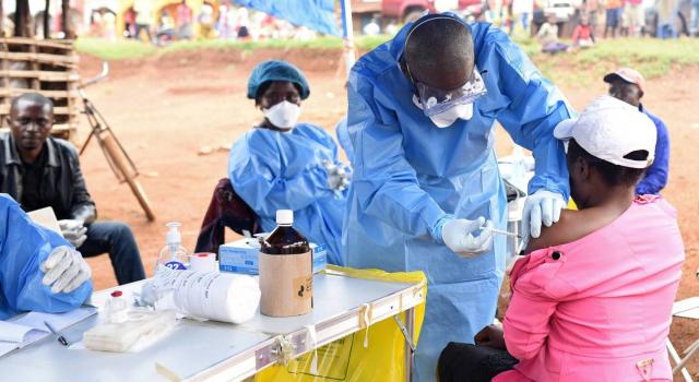 L’OUGANDA EXPÉRIMENTE UN VACCIN CONTRE EBOLA POUR LA RDC !