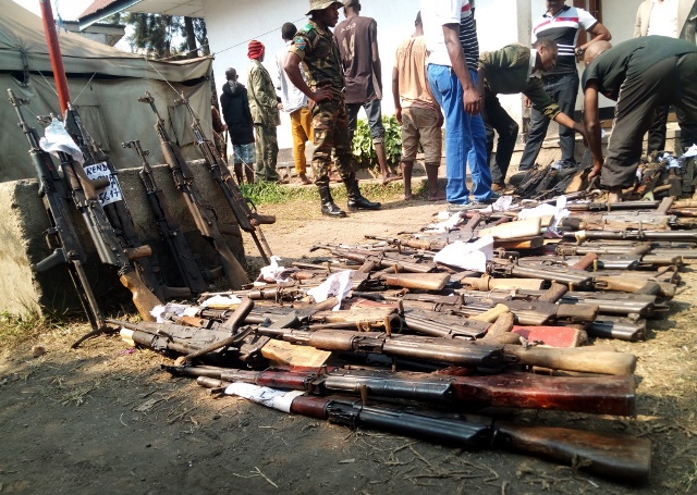 Nord-Kivu : Plus de 170 armes récupérées dans le cadre des opérations Sokola 2, Élie Nzaghani salut la bravoure des Fardc