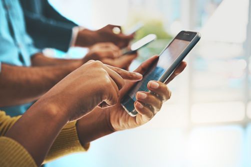 Application StopCovid : la France isolée dans son bras de fer avec Apple et Google