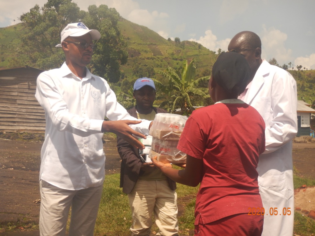 Nyiragongo : En difficulté de travailler, les sages-femmes de Mudja, servies des kits de protection (Nord-Kivu)