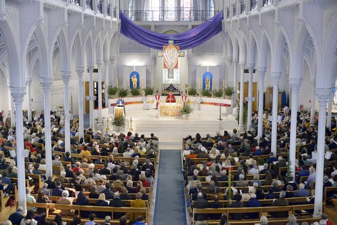Reprises des cultes à Kinshasa, les gestes barrières bafoués par certaines églises de réveil