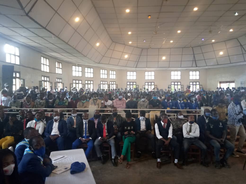 Butembo : En direct, Le Ministre national de la Jeunesse et INC en conférence débat dans la salle maman Maria (Nord-Kivu)