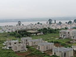 RDC / Affaire 100 jours : le gouvernement institue une commission d’experts pour examiner et évaluer les maisons préfabriquées du Camp Tshatshi