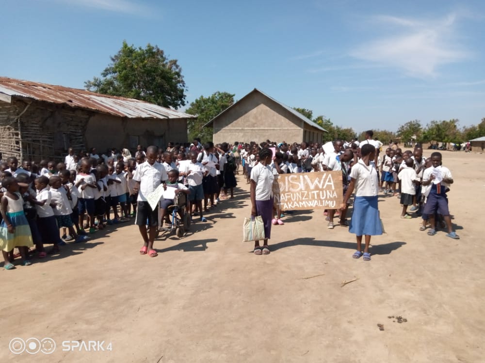 Rutshuru : Environ six écoles sèchent les cours à nyakakoma suite à la détention d’un enseignant (Nord-Kivu)
