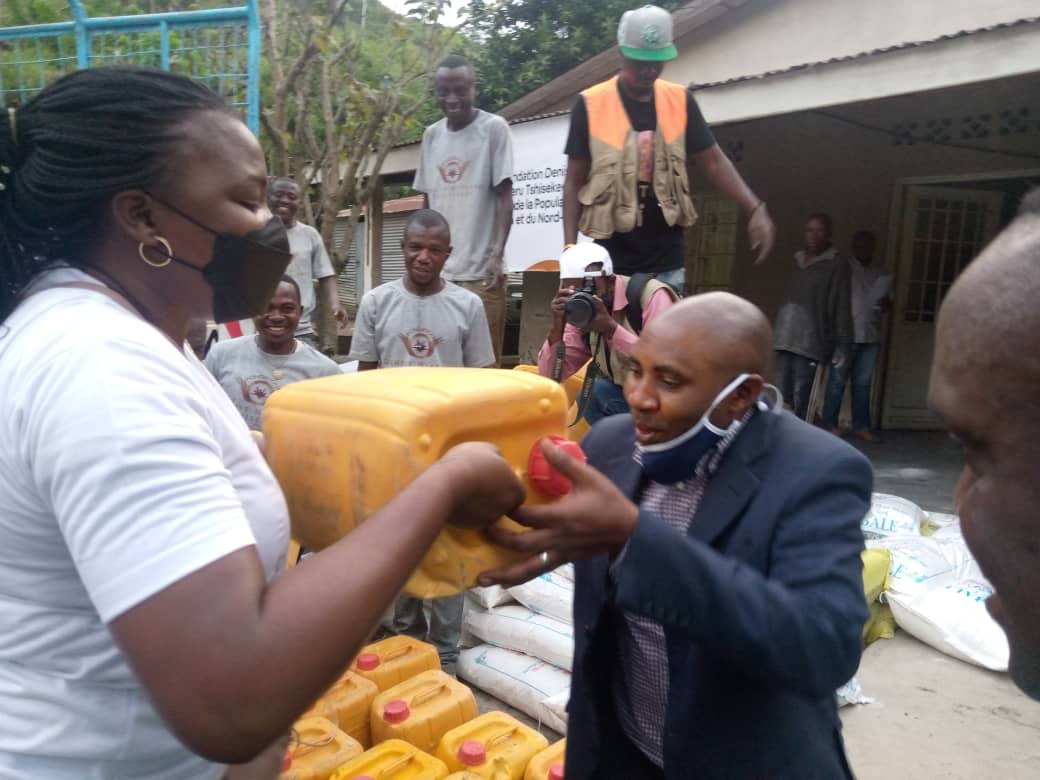 Goma : La première dame de la RDC assiste en vivres et non vivres le personnel de l&rsquo;OVG