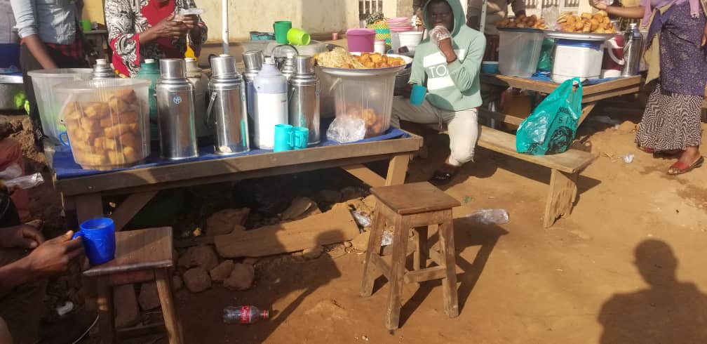 Butembo : La rue est devenue un lieu pour le déjeuner