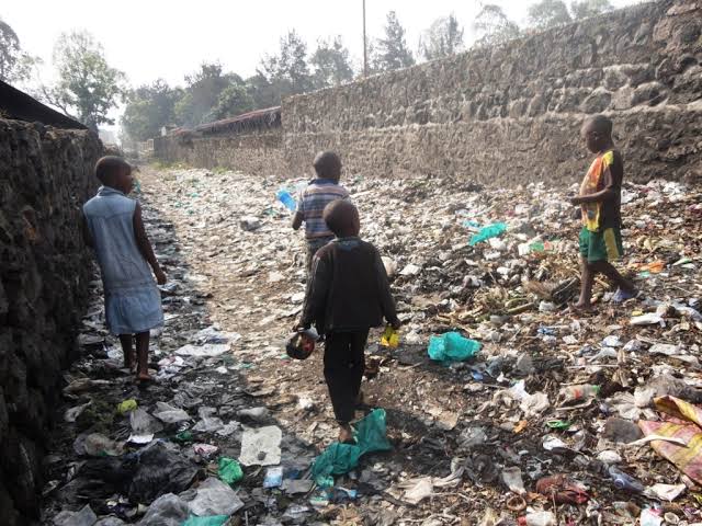 Goma: Les parents appelés à bien gérer les déchets biodégradables pour protéger les enfants contre les maladies hydriques
