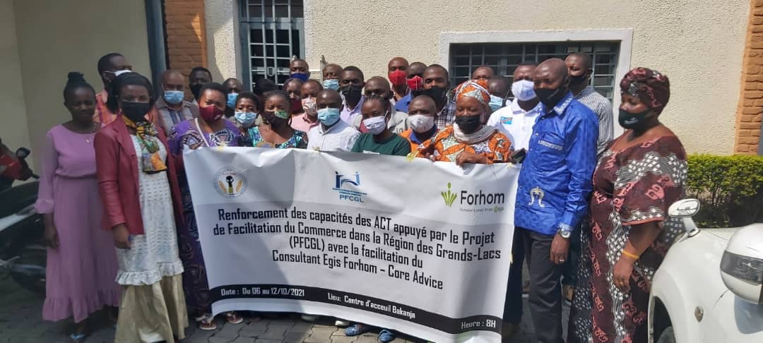 PFCGL : Lancement de la formation de 385 multiplicateurs des associations des petits commerçants transfrontaliers