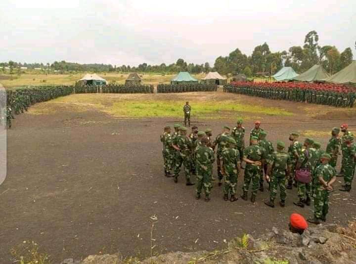 Masisi : Le chef d&rsquo;état major général des FARDC Mbala Musense mobilise les troupes au camp de Mubambiro