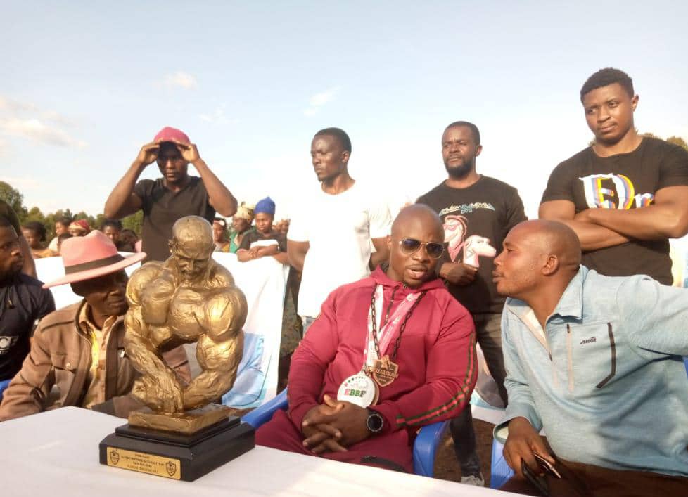 RDC /SPORT :  le Champion du monde de bodybuilding, Hondi Rugenge Lucien a assisté les sinistrés du volcan Nyiragongo à kibati