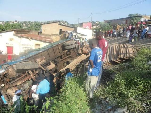 Lubero : Un accident de circulation fait 6 morts dont 4 policiers et 2 civils ainsi que 17 blessés à Muluvo (Nord-Kivu)