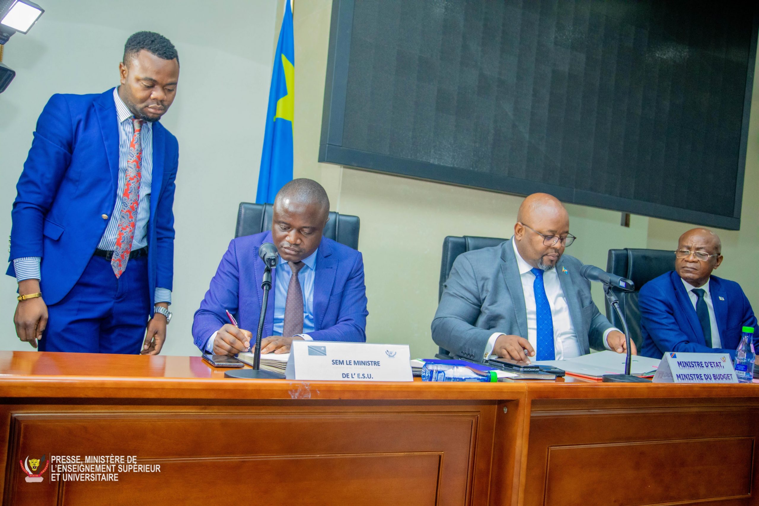 ESU-RDC: les scientifiques et le personnel administratif mettent fin à leur grève après un compromis avec le gouvernement.