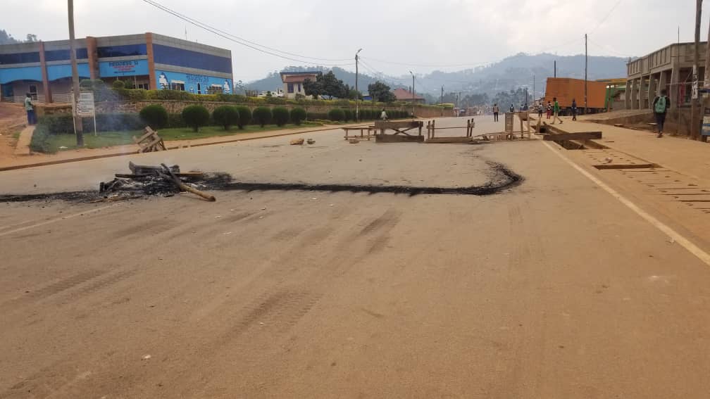 Butembo: Quelques éléments de la police tués et trois jeeps PNC brûlées, bilan provisoire des affrontements entre la PNC et les jeunes à Furu.