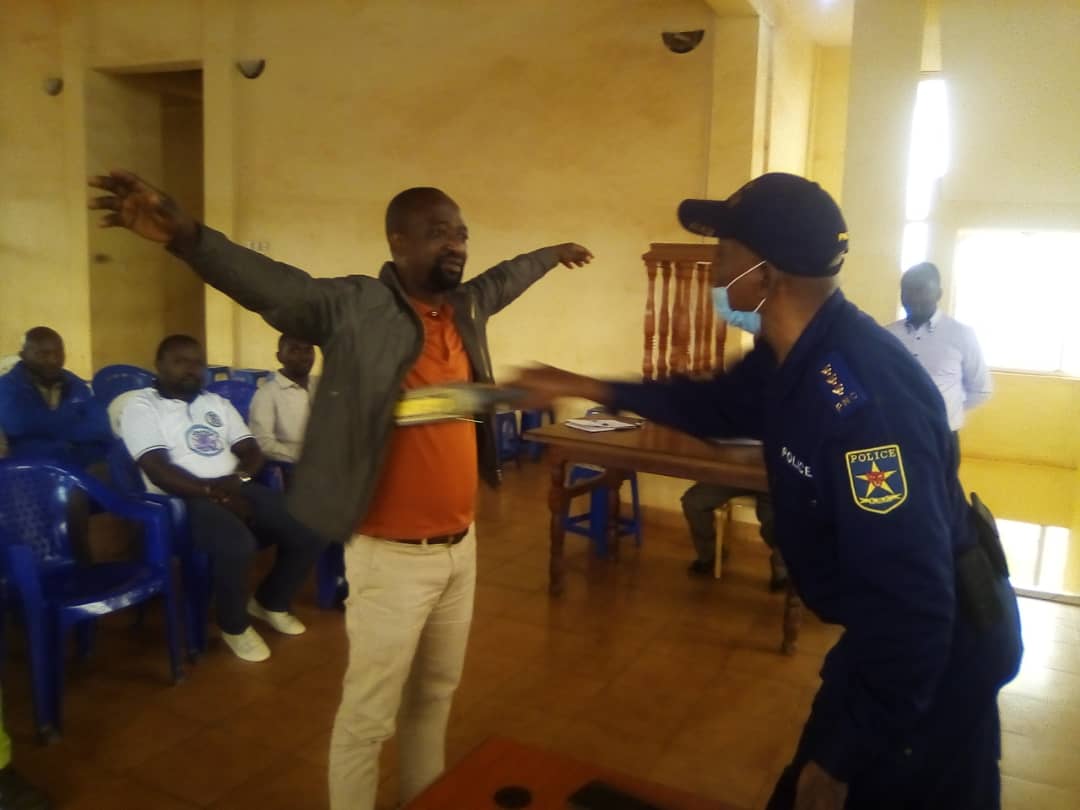 Butembo:la CNA-ALP instruit les agents de la PNC sur la détection des engins explosifs