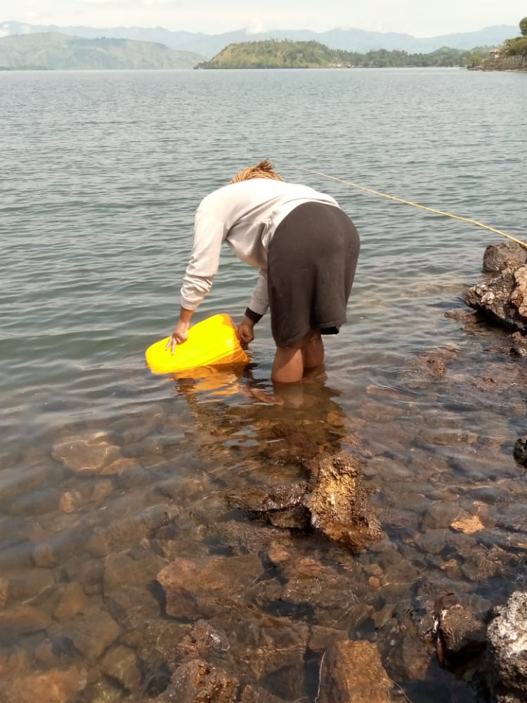 Goma: consommation directe d&rsquo;eau du lac, la population riveraine exposée