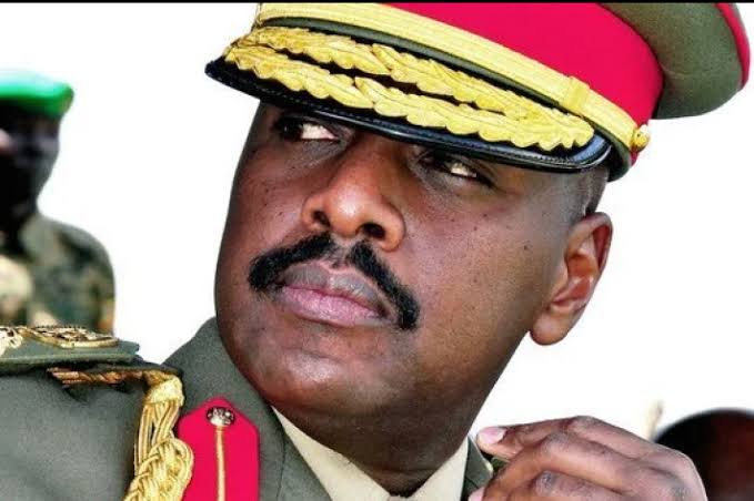 Ouganda : malgré la demande de son père , le fils de Museveni refuse de quitter Twitter 