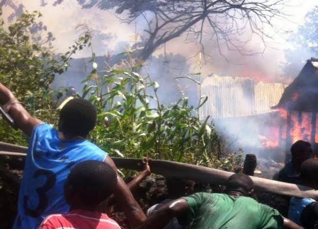 Rutshuru: 4 maisons bombardées et plusieurs biens pillés par le M23 à Kiseguru