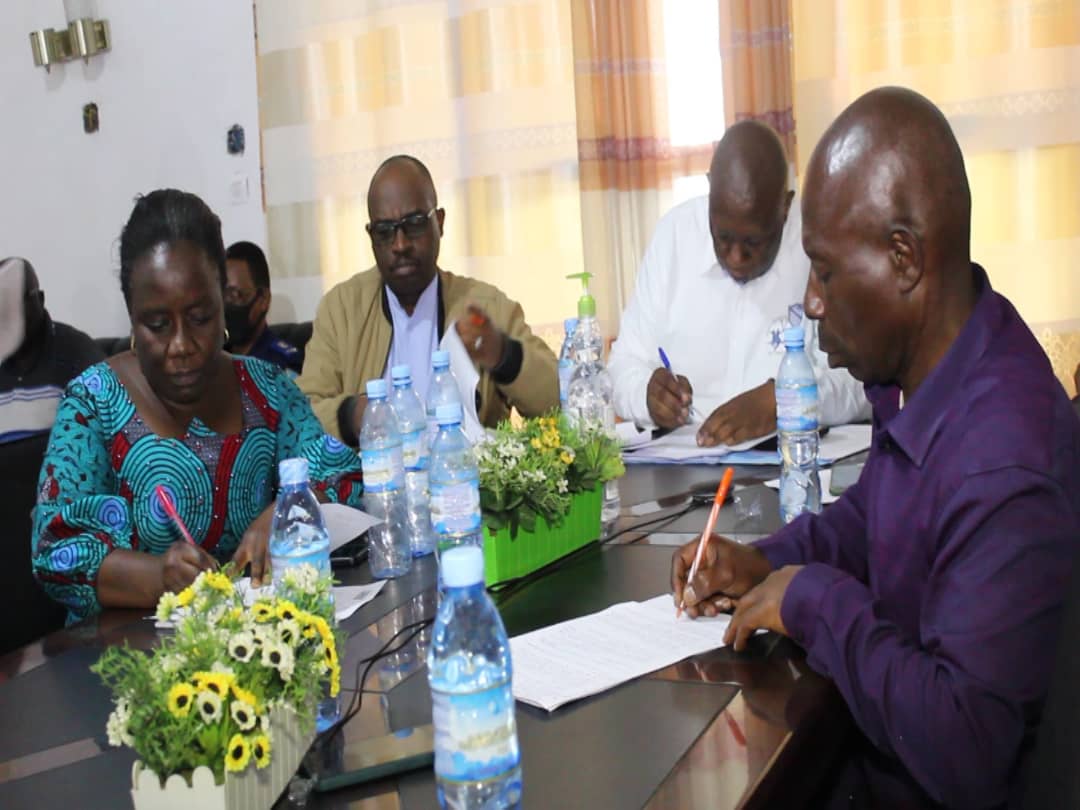 PFCGL : Signature du code de bonne conduite contre les Violences basées sur le genre par  Les membres de la Commission de suivi de l’indemnisation de la Petite Barriere de Goma