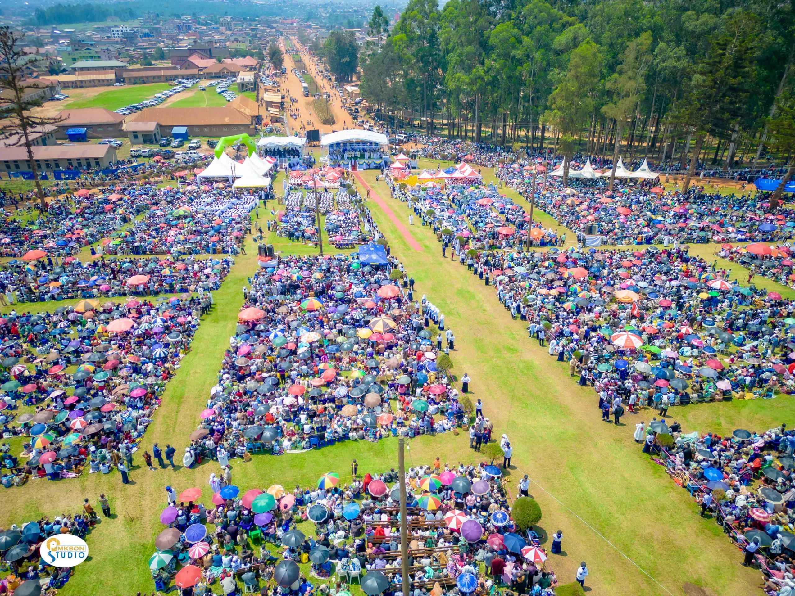 Nord-Kivu : Plus de 20 000 personnes ont communié avec Monseigneur Paluku Sikuli Melchisédech pour son jubilaire épiscopal d&rsquo;argent à Butembo
