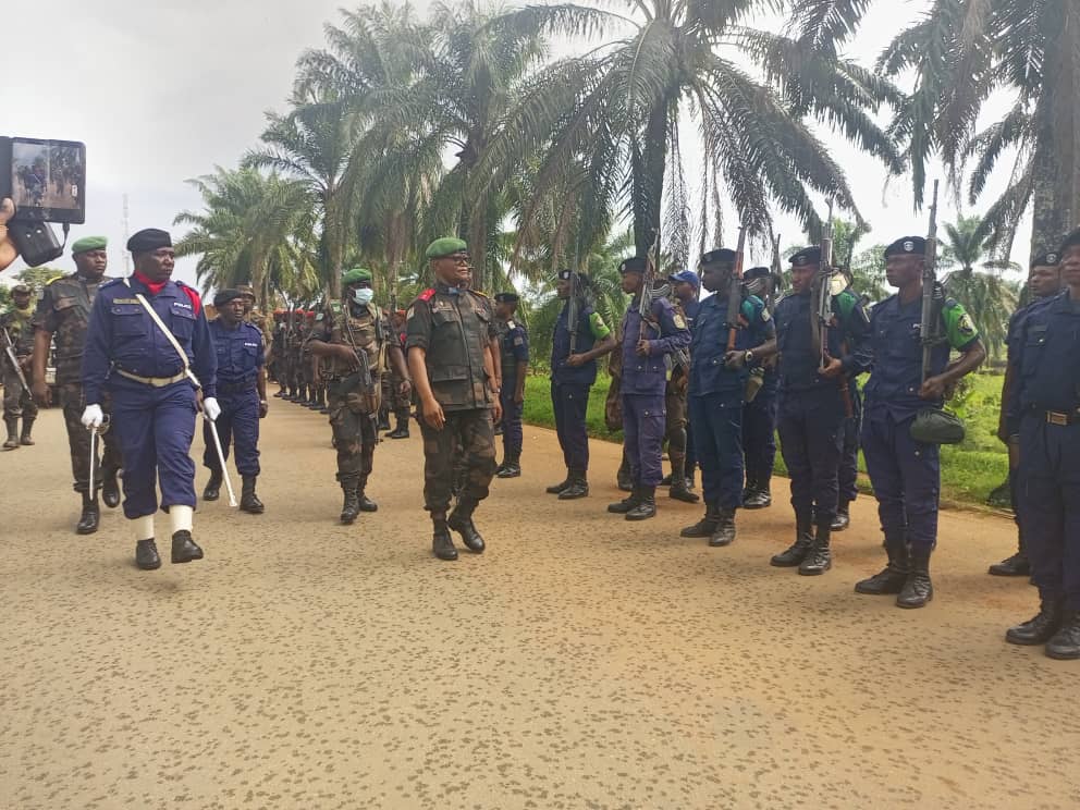 Beni : Le gouverneur militaire salue la bravoure des jeunes qui se sacrifient pour récupérer les corps des civils égorgés dans la brousse