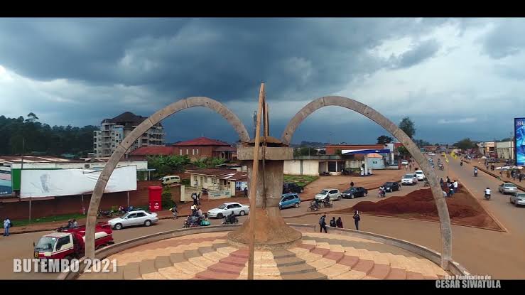 Nord-Kivu : Une organisation de la société civile de Butembo initie la pétition contre les émoluments exorbitants des parlementaires congolais