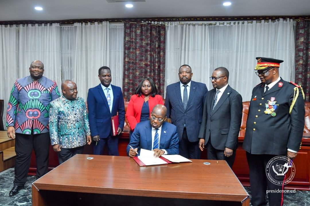 RDC : le gouvernement signe l&rsquo;accord  portant statut de la force de la SADC qui sera déployée à l&rsquo;est