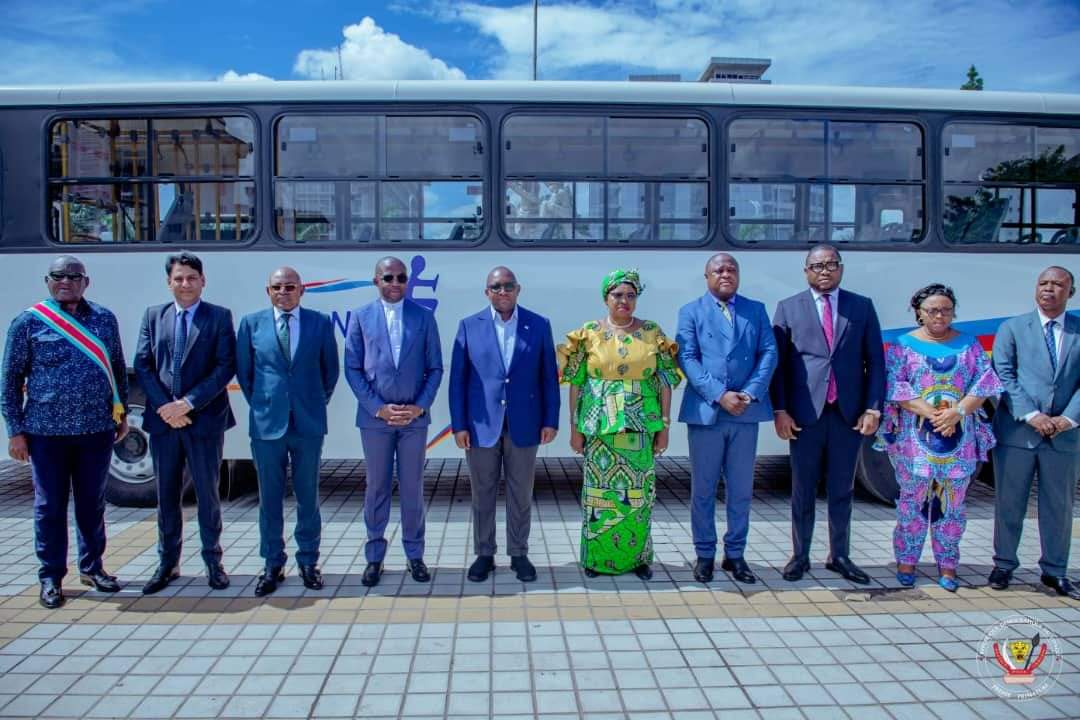 RDC : Le premier ministre réceptionne le premier lot de bus Mercedes-Benz produits à Kinshasa