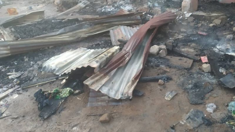 Nord Kivu : Un incendie d&rsquo;origine inconnue fait des dégâts matériels et humains au parking central de Beni