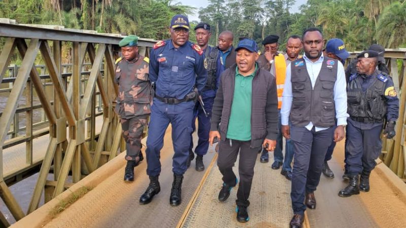 Nord-Kivu : Quatre jours après l’interdiction des poids lourds sur le pont Semuliki, le vice-gouverneur en mission de contrôle à Kasindi