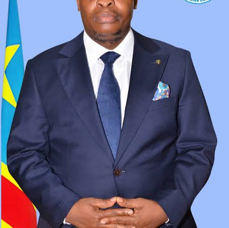 Kinshasa : Le député national Charles Sabungo alerte sur la précarité des déplacés de guerre et la stagnation d’un don humanitaire chinois au port de Matadi