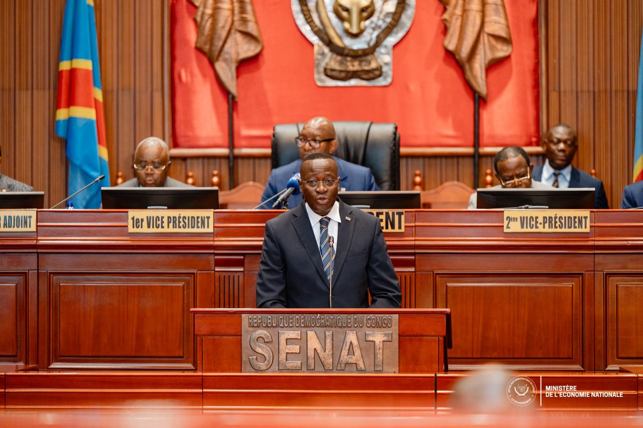 Franc congolais : Daniel Mukoko Samba rassure le Sénat sur la stabilité monétaire et la protection du pouvoir d’achat