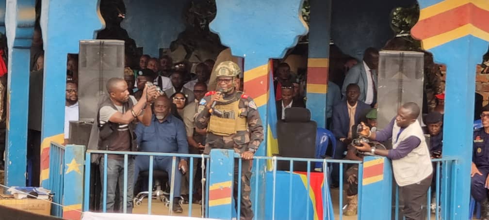 Le gouverneur militaire arrive à Walikale : Bains de foule et promesses de « Sécurité et Développement »