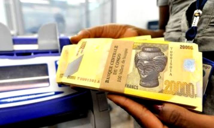 RDC : le Gouvernement garantit les salaires des agents des entreprises publiques dans l’Est, un geste à forte portée sociale et humanitaire