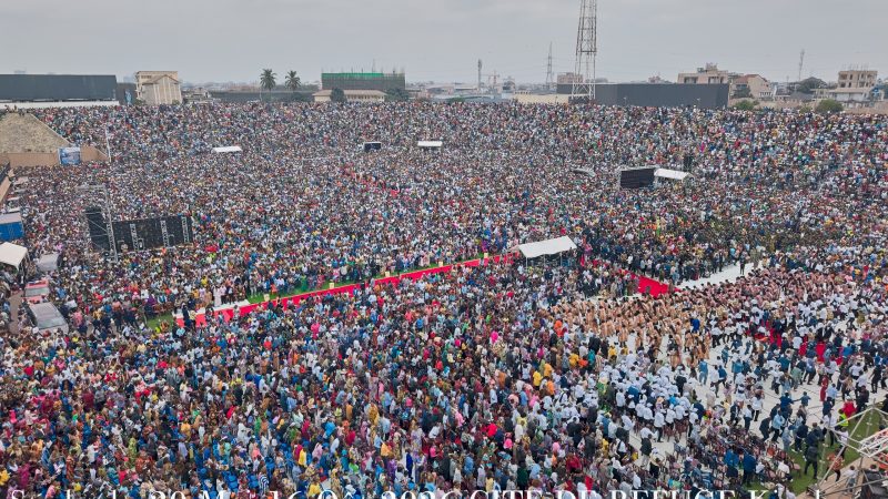 Kinshasa : Le Prophète Jules Mulindwa confirme sa popularité au Stade du 20 Mai débordé
