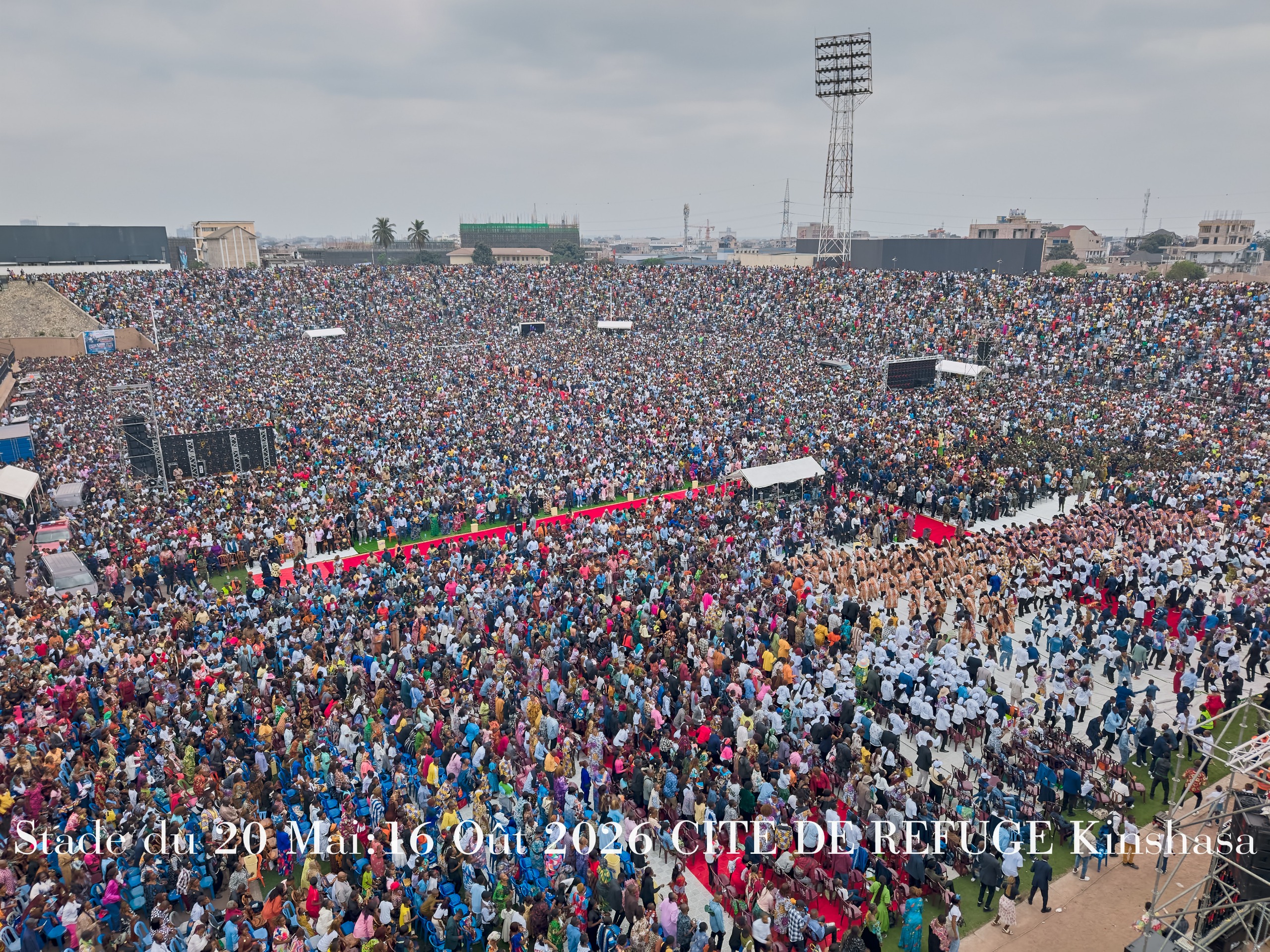 Kinshasa : Le Prophète Jules Mulindwa confirme sa popularité au Stade du 20 Mai débordé