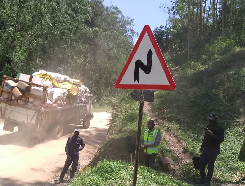 Lubero : La CNPR renforce la signalisation sur le tronçon Bwerera-Kimbulu de la RN2 pour prévenir les accidents